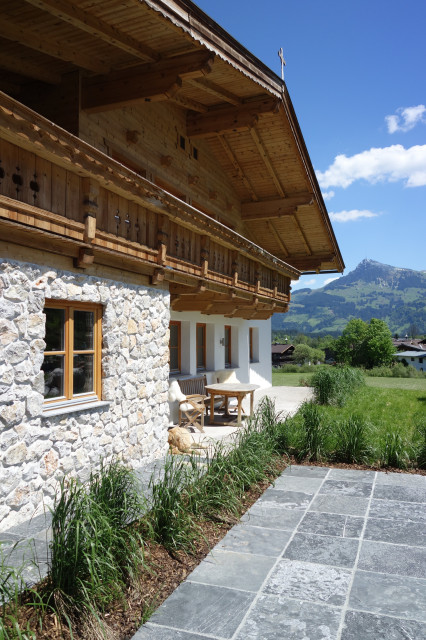 Summer in the Chalet (Photo 1)