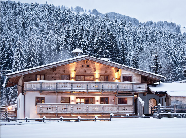 Winter in the Chalet (Photo 9)